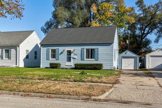 4033 Cambridge Street, Des Moines, IA 50313