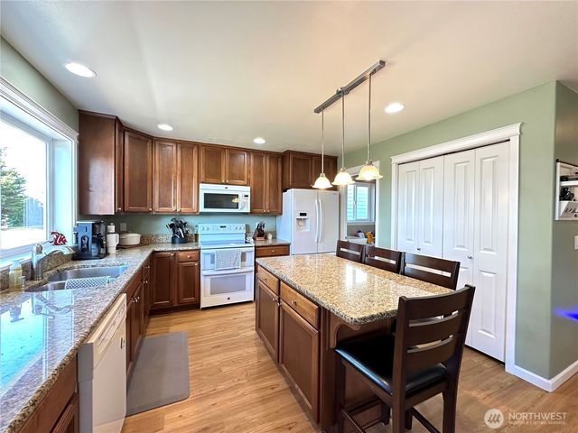 3710 W 7th Street, Anacortes, WA 98221