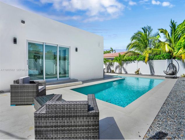 7525 Buccaneer Ave, North Bay Village, FL 33141