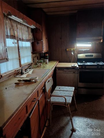 524 North Drive, Cherryville, NC 28021