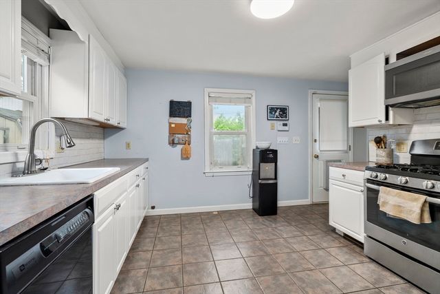 67 French St, Stoughton, MA 02072