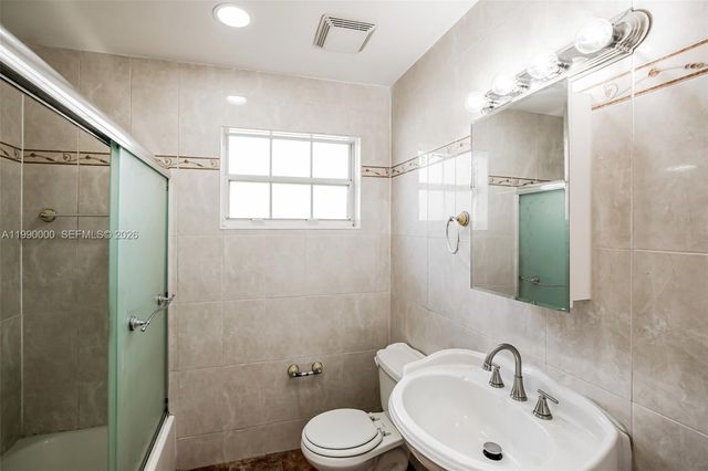 5961 NW 14th Ct, Sunrise, FL 33313