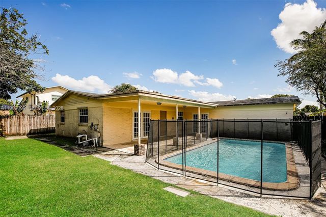 5961 NW 14th Ct, Sunrise, FL 33313