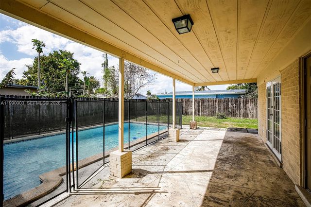 5961 NW 14th Ct, Sunrise, FL 33313