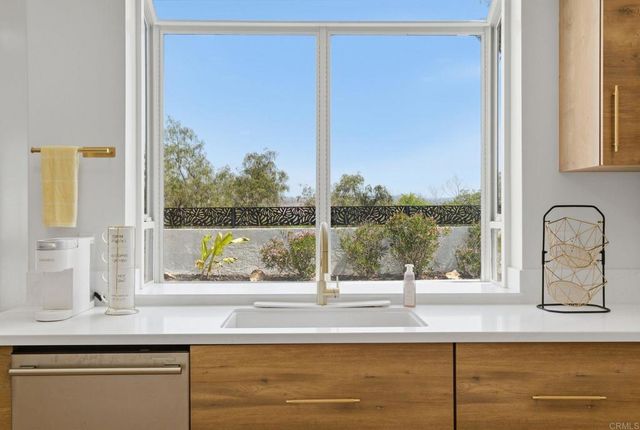 5842 Ranch View Road, Oceanside, CA 92057