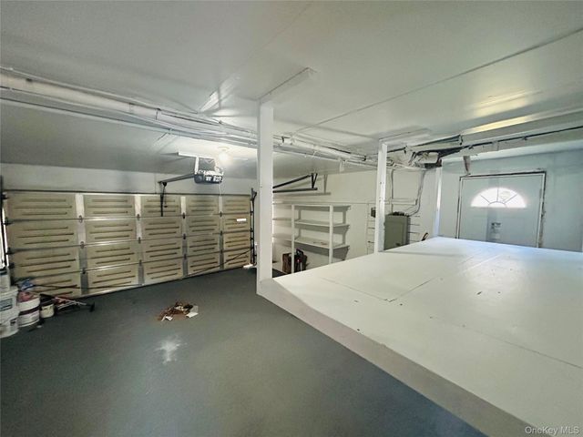 16 Middle Lane, Jericho, NY 11753