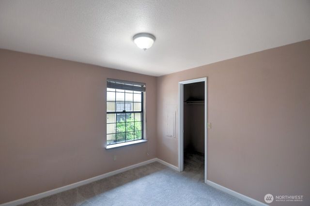 571 Malibu Drive SE, Lacey, WA 98503