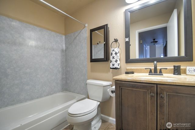 571 Malibu Drive SE, Lacey, WA 98503