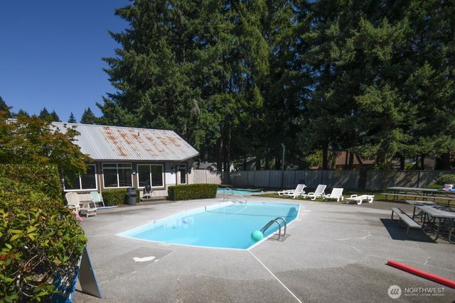 571 Malibu Drive SE, Lacey, WA 98503