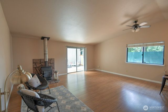 571 Malibu Drive SE, Lacey, WA 98503