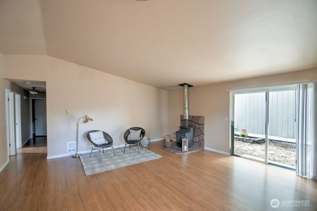 571 Malibu Drive SE, Lacey, WA 98503