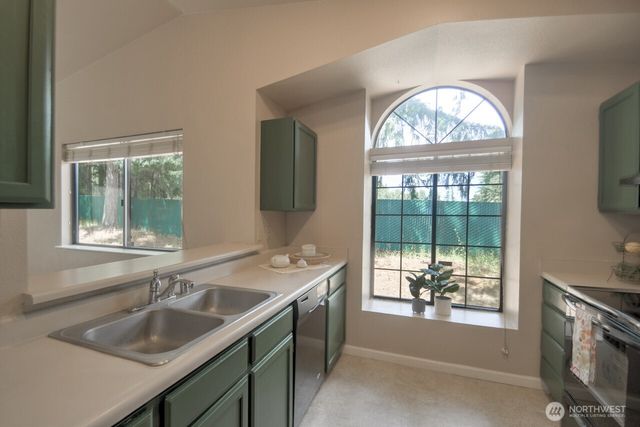 571 Malibu Drive SE, Lacey, WA 98503