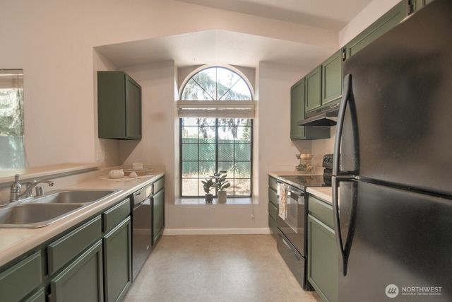 571 Malibu Drive SE, Lacey, WA 98503