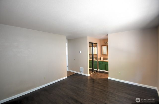 571 Malibu Drive SE, Lacey, WA 98503