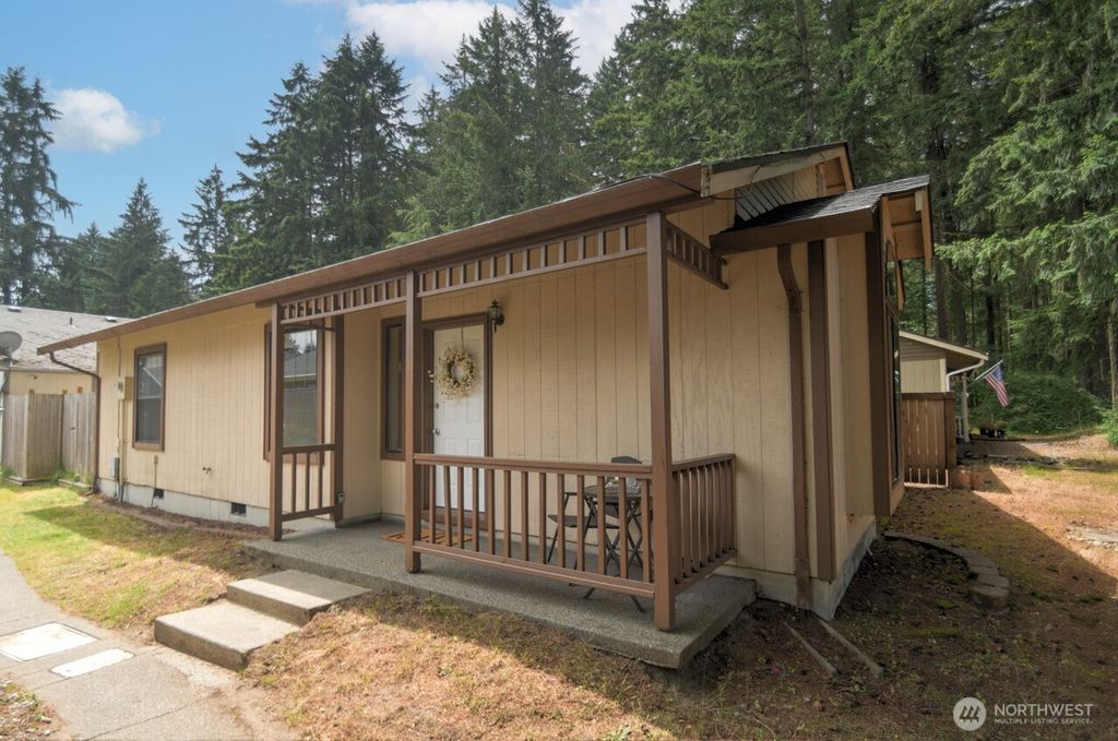 571 Malibu Drive SE, Lacey, WA 98503
