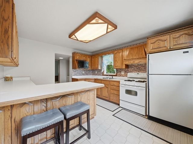 106 Savannah Gardner Rd, Shenango Twp, PA 16101