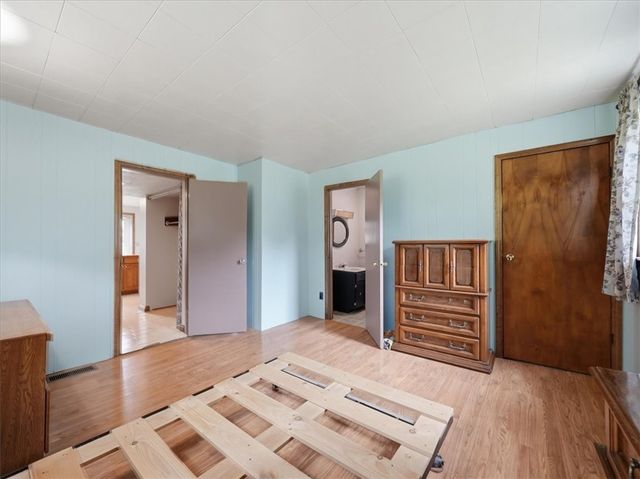 106 Savannah Gardner Rd, Shenango Twp, PA 16101