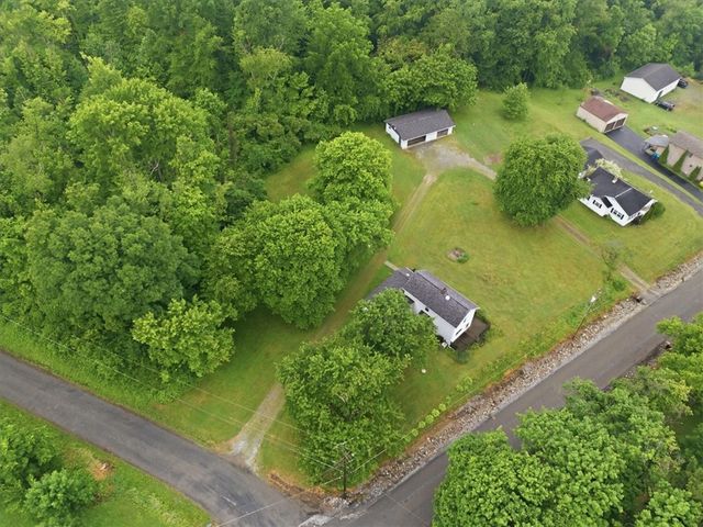 106 Savannah Gardner Rd, Shenango Twp, PA 16101