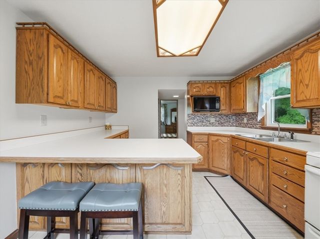 106 Savannah Gardner Rd, Shenango Twp, PA 16101