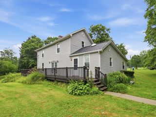 106 Savannah Gardner Rd, Shenango Twp, PA 16101