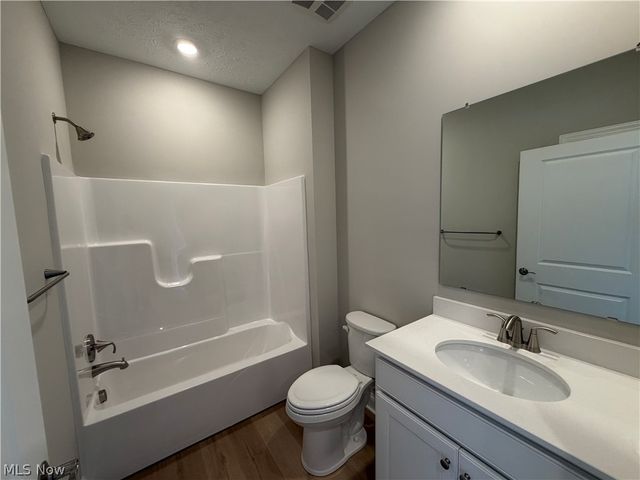 435 Caravel Court, Avon Lake, OH 44012