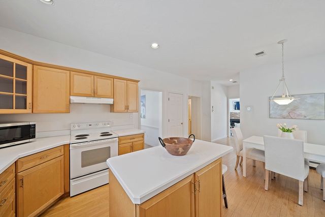 15 Great Plain Ave, Wellesley, MA 02482