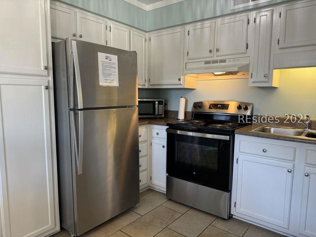 40 Folly Field Road 233, Hilton Head Island, SC 29928