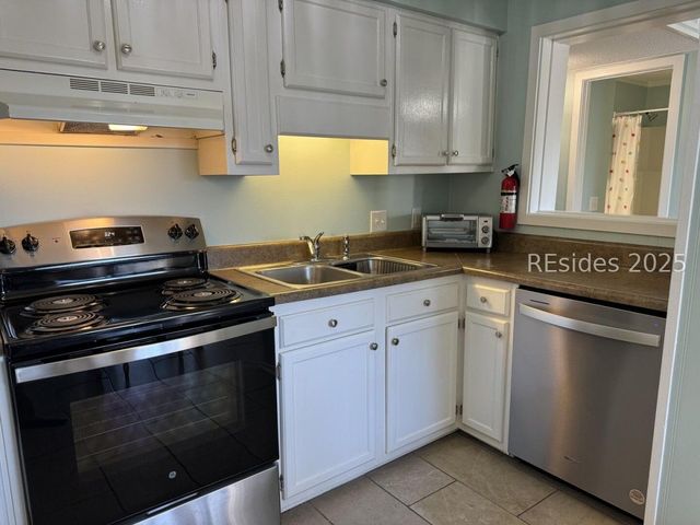 40 Folly Field Road 233, Hilton Head Island, SC 29928