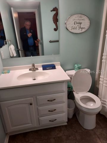 40 Folly Field Road 233, Hilton Head Island, SC 29928