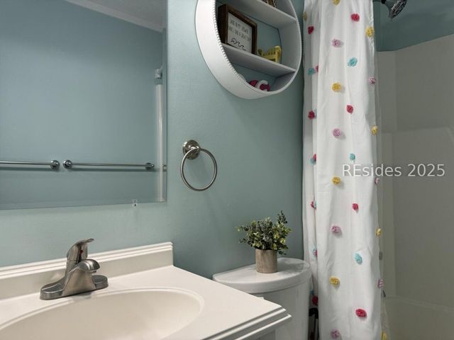 40 Folly Field Road 233, Hilton Head Island, SC 29928