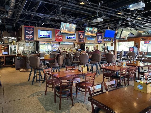 40 Folly Field Road 233, Hilton Head Island, SC 29928