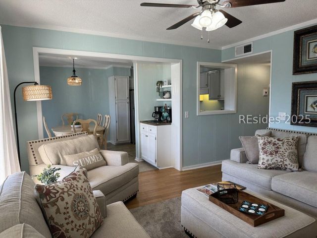 40 Folly Field Road 233, Hilton Head Island, SC 29928