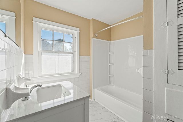 212 E Beechwood Avenue, Dayton, OH 45405