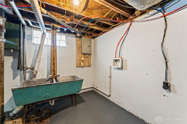 212 E Beechwood Avenue, Dayton, OH 45405