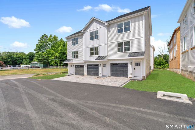 843 North Street M3, Milford, CT 06041