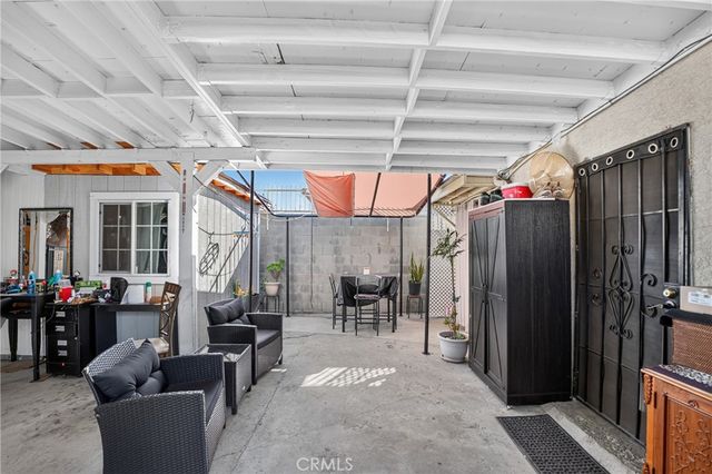 6856 Laurel Canyon Boulevard, North Hollywood, CA 91605