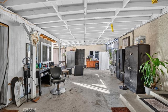 6856 Laurel Canyon Boulevard, North Hollywood, CA 91605
