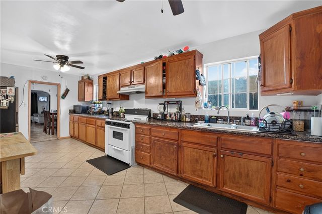 6856 Laurel Canyon Boulevard, North Hollywood, CA 91605