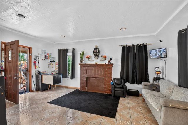 6856 Laurel Canyon Boulevard, North Hollywood, CA 91605