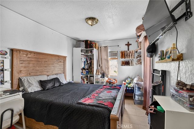 6856 Laurel Canyon Boulevard, North Hollywood, CA 91605