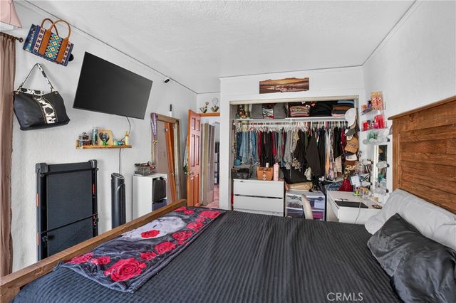 6856 Laurel Canyon Boulevard, North Hollywood, CA 91605