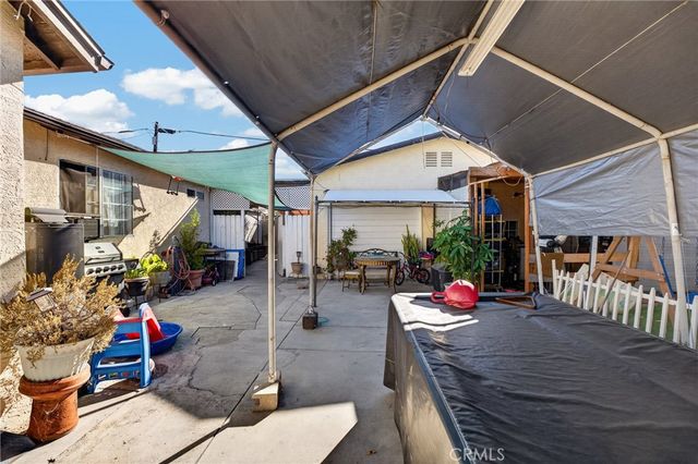 6856 Laurel Canyon Boulevard, North Hollywood, CA 91605