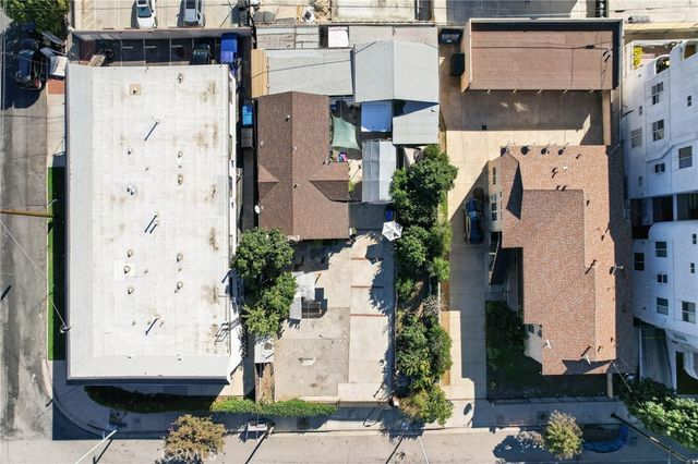 6856 Laurel Canyon Boulevard, North Hollywood, CA 91605