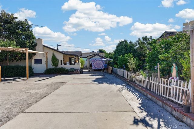 6856 Laurel Canyon Boulevard, North Hollywood, CA 91605