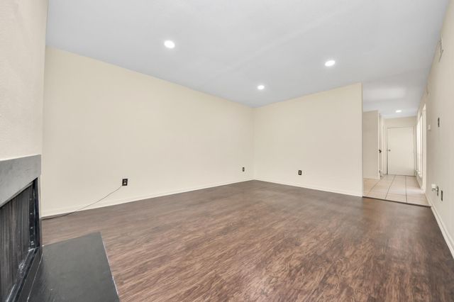 9001 Imogene Street A, Houston, TX 77036