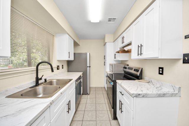 9001 Imogene Street A, Houston, TX 77036