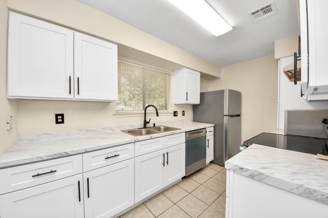 9001 Imogene Street A, Houston, TX 77036