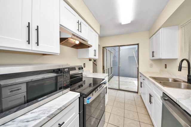 9001 Imogene Street A, Houston, TX 77036