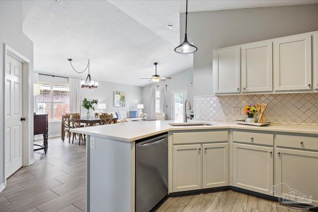1226 Harrison Ave, Gulf Breeze, FL 32563