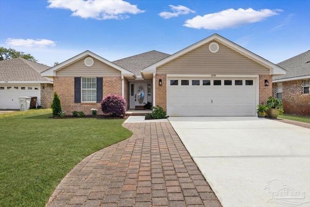 1226 Harrison Ave, Gulf Breeze, FL 32563